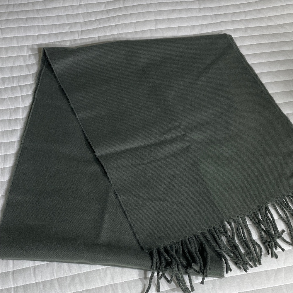 Men's Gray Scarf